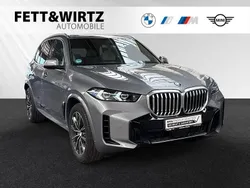 Skyscraper grau Gebraucht 2025 BMW X5 M Sport SUV | 97.777 € (Superpreis)