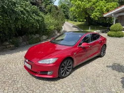 Rot Gebraucht 2015 Tesla Model S Limousine | 28.900 € (Etwas zu teuer)