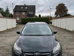 Schwarz Gebraucht 2012 Ford Focus Champions Edition Kombi | 2.600 € (Guter Preis)