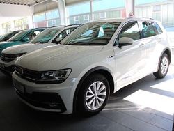 Weiß Gebraucht 2017 VW Tiguan Comfortline SUV | 16.950 € (Etwas zu teuer)