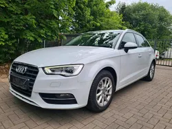Weiß Gebraucht 2014 Audi A3 Sportback Limousine | 7.800 € (Fairer Preis)