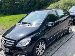 Schwarz Gebraucht 2011 Mercedes B180 Van / Kleinbus | 6.600 € (Fairer Preis)
