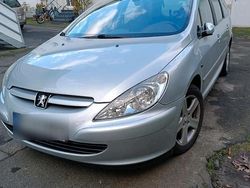 Silber Gebraucht 2004 Peugeot 307 Kombi | 500 €