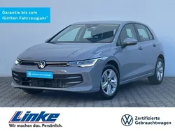 Mondsteingrau Gebraucht 2024 VW Golf VIII Life Limousine | 23.890 € (Fairer Preis)