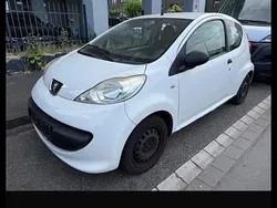 Weiß Gebraucht 2007 Peugeot 107 Kleinwagen | 750 €