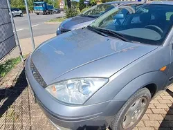 Silber Gebraucht 2004 Ford Focus Trend Limousine | 1.290 € (Guter Preis)