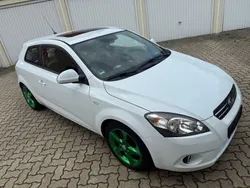 Weiß Gebraucht 2009 Kia Ceed Limousine | 2.999 € (Fairer Preis)