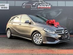 Grau Gebraucht 2017 Mercedes B200 Van / Kleinbus | 15.490 € (Fairer Preis)
