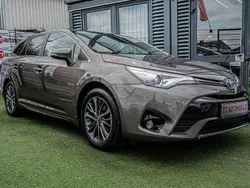 Grau Gebraucht 2017 Toyota Avensis Edition-S Kombi | 16.499 € (Guter Preis)