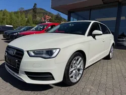 Weiß Gebraucht 2014 Audi A3 Sportback Attraction Limousine | 14.900 € (Guter Preis)