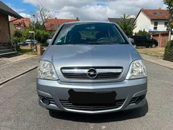 Grau Gebraucht 2006 Opel Meriva Innovation Van / Kleinbus | 2.900 € (Fairer Preis)