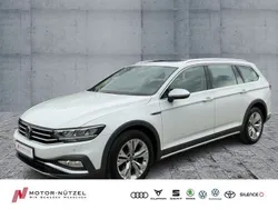 Weiß Gebraucht 2022 VW Passat Alltrack Kombi | 25.990 € (Guter Preis)