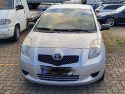 Silber Gebraucht 2007 Toyota Yaris Kleinwagen | 2.700 € (Fairer Preis)