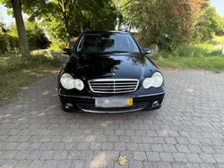 Schwarz Gebraucht 2006 Mercedes 180 Avantgarde Limousine | 2.000 €