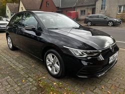 Schwarz Gebraucht 2021 VW Golf VIII Life Limousine | 17.930 € (Guter Preis)