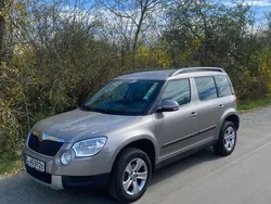 Beige Gebraucht 2010 Skoda Yeti SUV | 8.999 € (Teuer)