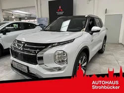 Weiß Neu 2025 Mitsubishi Outlander P-HEV Top SUV | 52.500 € (Fairer Preis)