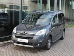 Grau Gebraucht 2017 Citroën Berlingo XTR Van / Kleinbus | 13.390 €
