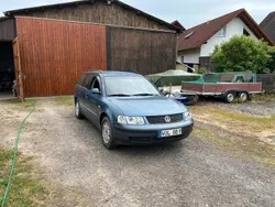 Blau Gebraucht 2001 VW Passat Kombi | 900 € (Superpreis)