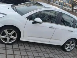 Weiß Gebraucht 2015 Citroën C3 Kleinwagen | 4.100 €