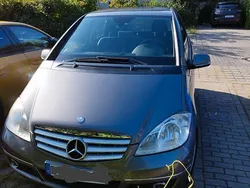 Grau Gebraucht 2010 Mercedes A180 Avantgarde Van / Kleinbus | 5.100 € (Superpreis)