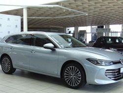 Silber Gebraucht 2024 VW Passat Elegance Limousine | 36.990 € (Guter Preis)