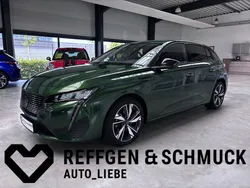 Olivgrün (metallic) Gebraucht 2024 Peugeot 308 Allure Limousine | 24.980 € (Guter Preis)