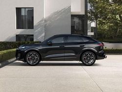 Grau Gebraucht 2025 Audi Q3 Sportback S-Line SUV | 70.800 €