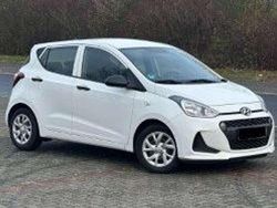 Polar white / sol Gebraucht 2017 Hyundai i10 Classic Kleinwagen | 5.700 € (Fairer Preis)