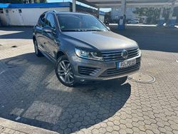 Grau Gebraucht 2015 VW Touareg R-line SUV | 16.900 € (Etwas zu teuer)