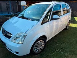 Weiß Gebraucht 2009 Opel Meriva Van / Kleinbus | 1.777 € (Guter Preis)