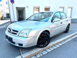 Silber Gebraucht 2003 Opel Vectra Elegance Limousine | 2.999 € (Etwas zu teuer)