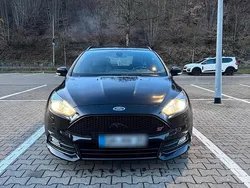 Schwarz Gebraucht 2015 Ford Focus ST Kombi | 10.050 € (Guter Preis)