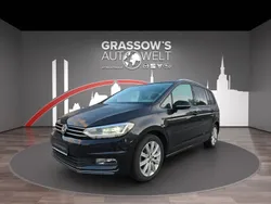 Schwarz Gebraucht 2017 VW Touran Van / Kleinbus | 22.490 € (Fairer Preis)