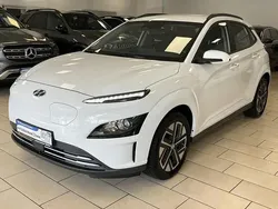 Weiß Gebraucht 2022 Hyundai Kona Select SUV | 20.900 € (Guter Preis)