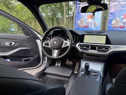 Weiß Gebraucht 2020 BMW 330e M Sport Limousine | 30.900 € (Fairer Preis)