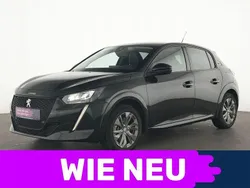 Schwarz Gebraucht 2023 Peugeot e-208 Allure Kleinwagen | 17.667 € (Superpreis)