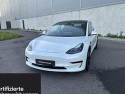 Weiß Gebraucht 2021 Tesla Model 3 Standard Range Limousine | 28.800 € (Etwas zu teuer)