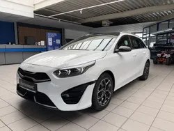 Deluxe white m Gebraucht 2023 Kia Ceed Sportswagon GT-Line Kombi | 21.590 € (Teuer)