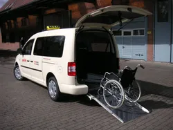 Andere farbe Gebraucht 2014 VW Caddy Maxi Trendline Van / Kleinbus | 31.838 €
