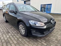 Schwarz Gebraucht 2016 VW Golf VII Trendline Kombi | 4.879 €