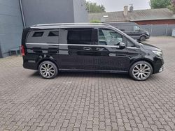 Schwarz Gebraucht 2022 Mercedes V220 Van / Kleinbus | 67.500 €