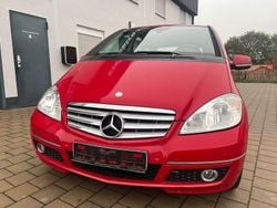 Rot Gebraucht 2010 Mercedes A180 Sport Edition Limousine | 1.999 €