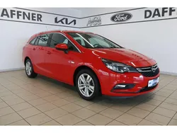 Lava rot Gebraucht 2016 Opel Astra Innovation Kombi | 9.980 € (Etwas zu teuer)