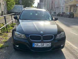 Schwarz Gebraucht 2011 BMW 320 Lifestyle Kombi | 8.400 € (Teuer)