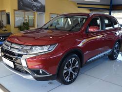 Rot Gebraucht 2017 Mitsubishi Outlander Edition SUV | 17.880 € (Etwas zu teuer)
