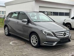 Mountaingrau Gebraucht 2013 Mercedes B200 Van / Kleinbus | 12.999 € (Fairer Preis)