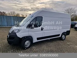 Weiss Gebraucht 2023 Opel Movano Edition Van | 31.833 € (Etwas zu teuer)