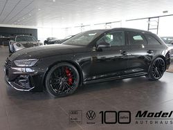Mythosschwarz metallic (metallic) Gebraucht 2022 Audi RS4 Comfort Kombi | 69.900 € (Etwas zu teuer)