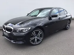 Schwarz Gebraucht 2022 BMW 320e Sport Line Limousine | 28.900 € (Fairer Preis)